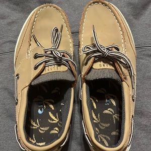 Boys shoes